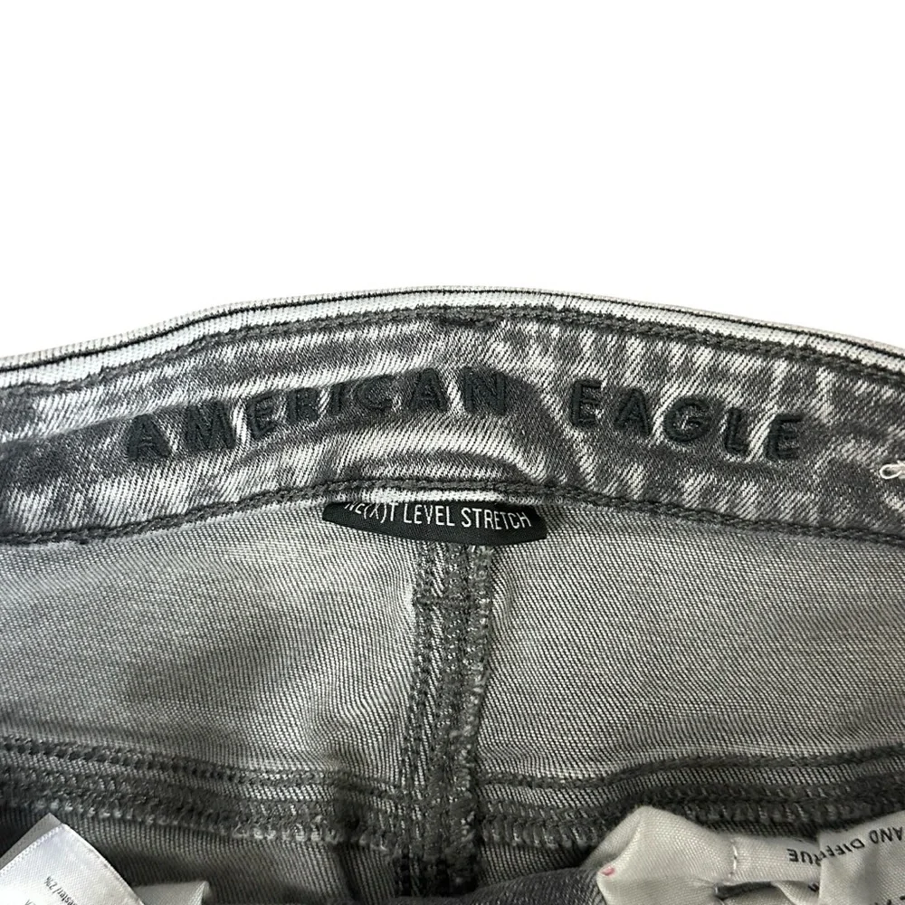 American Eagle Outfitters Light Gray Distressed Skinny Jeans - Picture 4 of 5